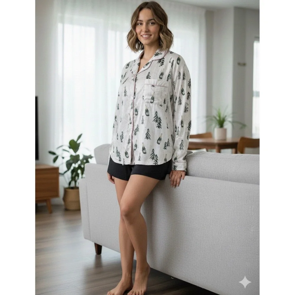 The Royal Standard Champagne Christmas Tree‎ Sleep Shirt Nightgown Small White
